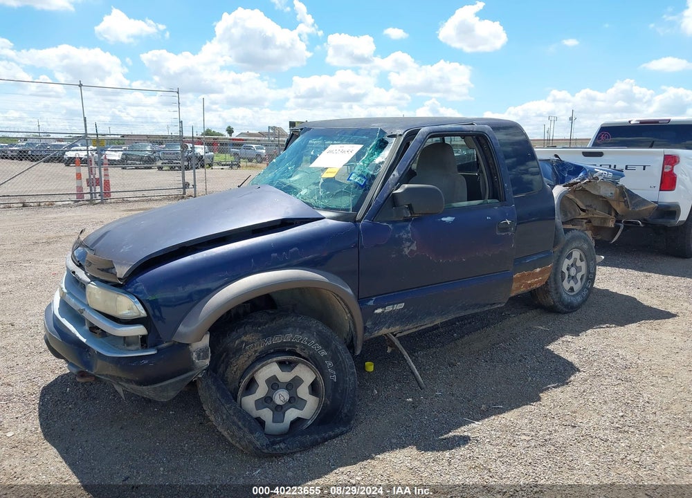 2000 CHEVROLET S-10 LS VIN: 1GCCT19W3Y8108465