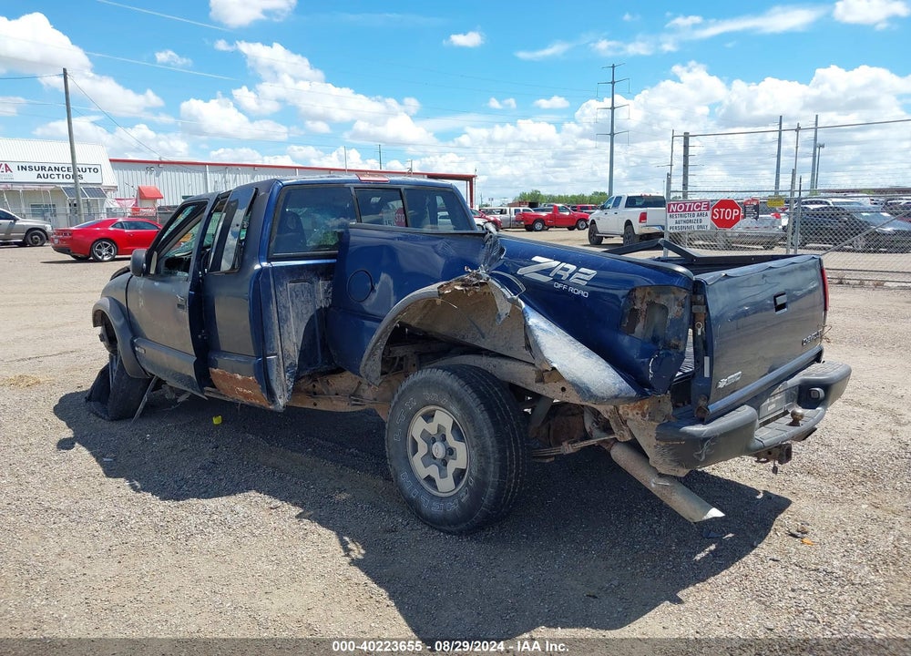 2000 CHEVROLET S-10 LS VIN: 1GCCT19W3Y8108465