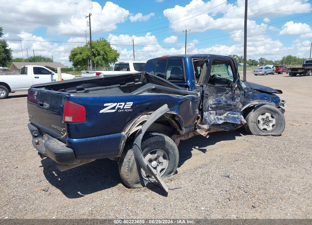 2000 CHEVROLET S-10 LS VIN: 1GCCT19W3Y8108465
