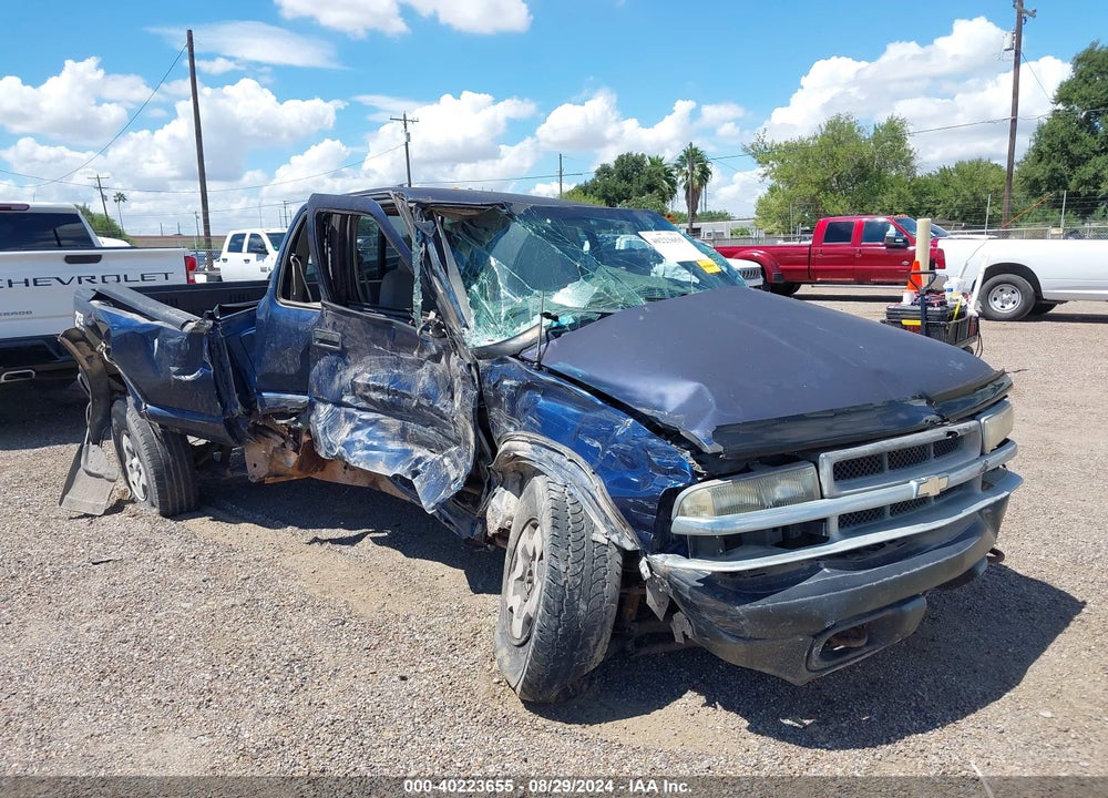 2000 CHEVROLET S-10 LS VIN: 1GCCT19W3Y8108465