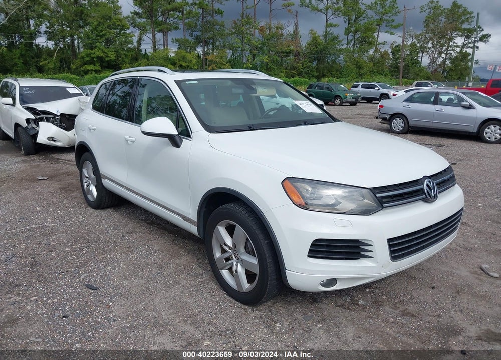 2013 VOLKSWAGEN TOUAREG VR6 LUX VIN: WVGEF9BP4DD005523