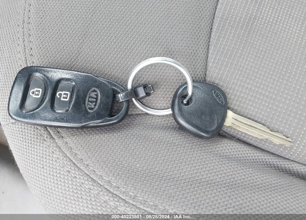 2011 KIA SPORTAGE LX VIN: KNDPBCA25B7022208