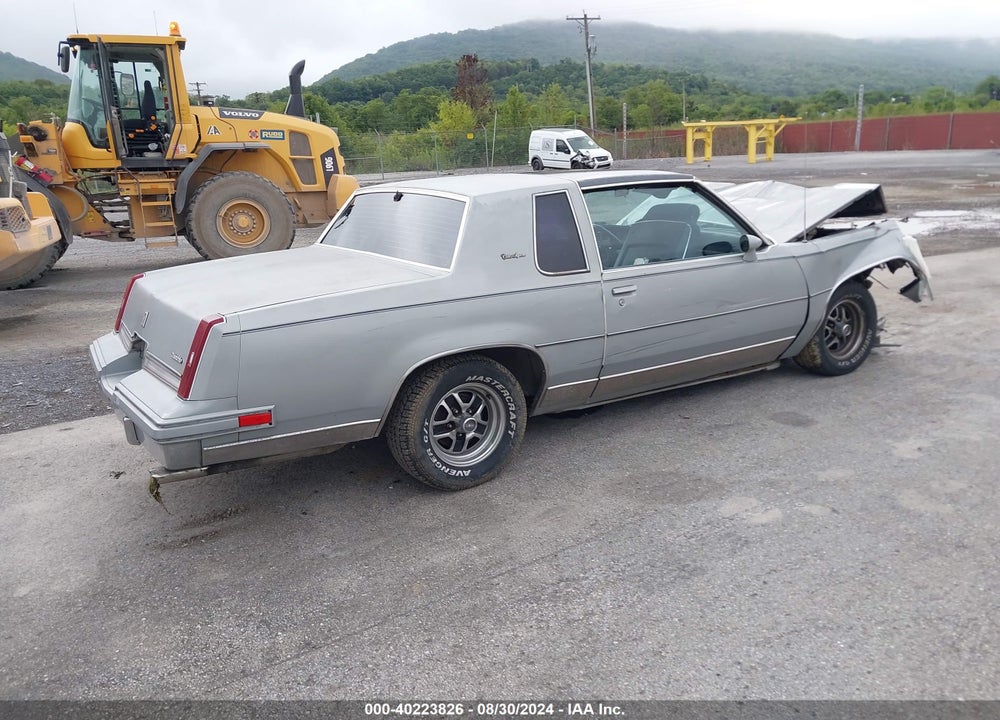 1987 OLDSMOBILE CUTLASS SUPREME VIN: 1G3GR11Y4HP333223