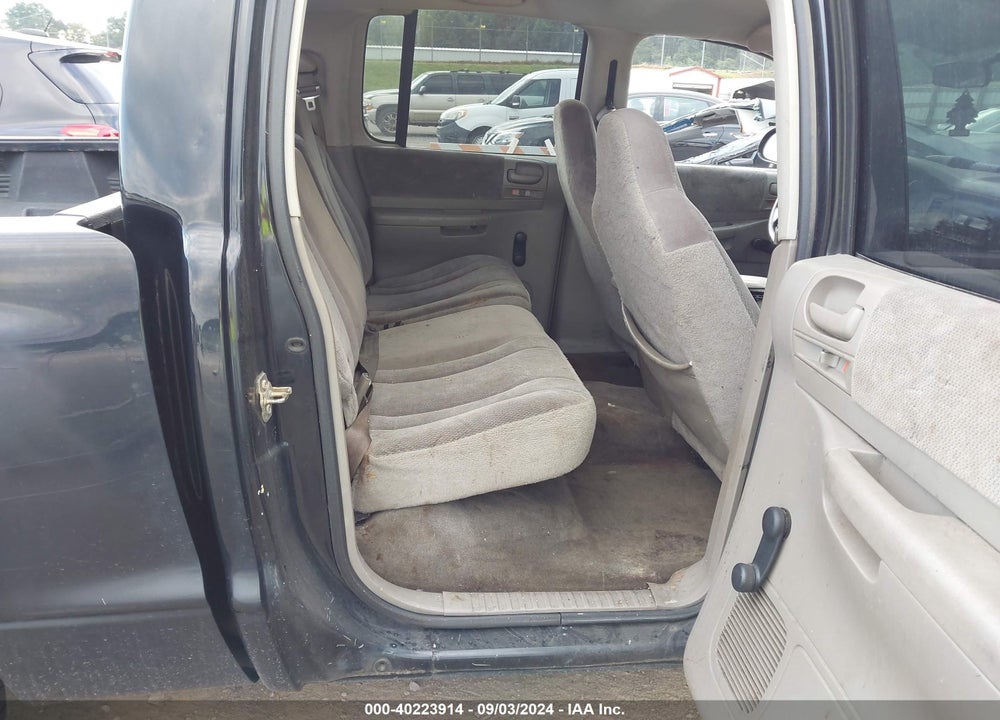 2004 DODGE DAKOTA SPORT/SXT VIN: 1D7HL38N84S506820