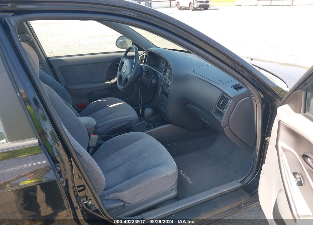 2005 HYUNDAI ELANTRA GLS/GT VIN: KMHDN46D75U188659