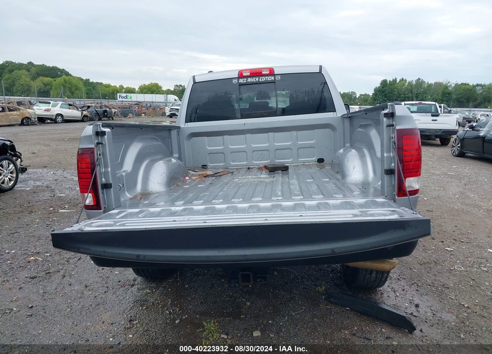 2019 RAM 1500 CLASSIC WARLOCK QUAD CAB 4X4 6'4 BOX VIN: 1C6RR7GGXKS688273