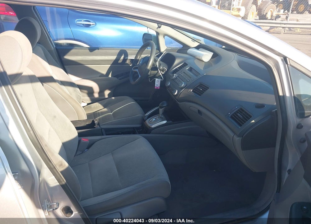 2010 HONDA CIVIC LX VIN: 19XFA1F53AE020056