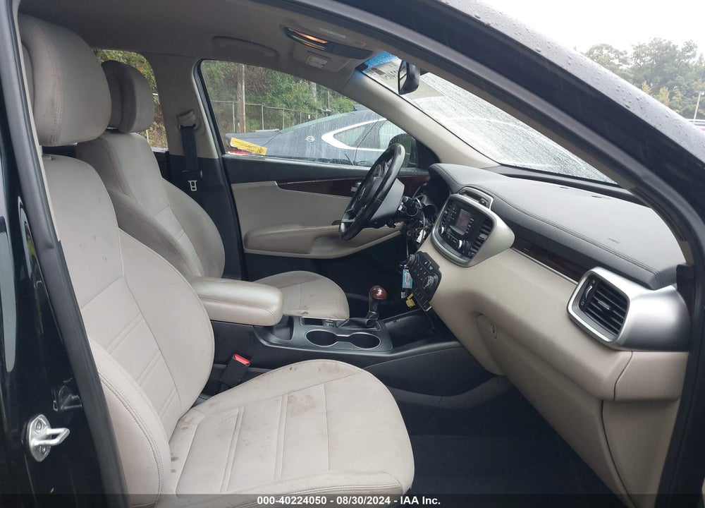 2016 KIA SORENTO 3.3L LX VIN: 5XYPG4A51GG039132