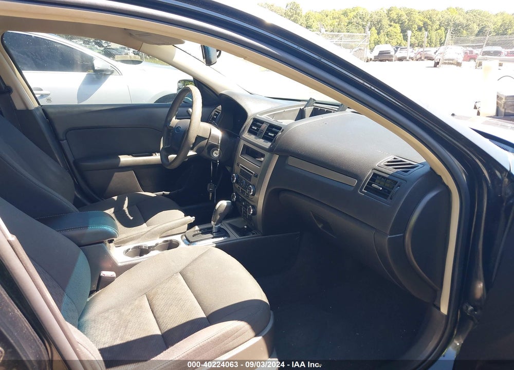 2010 FORD FUSION SE VIN: 3FAHP0HA7AR261905