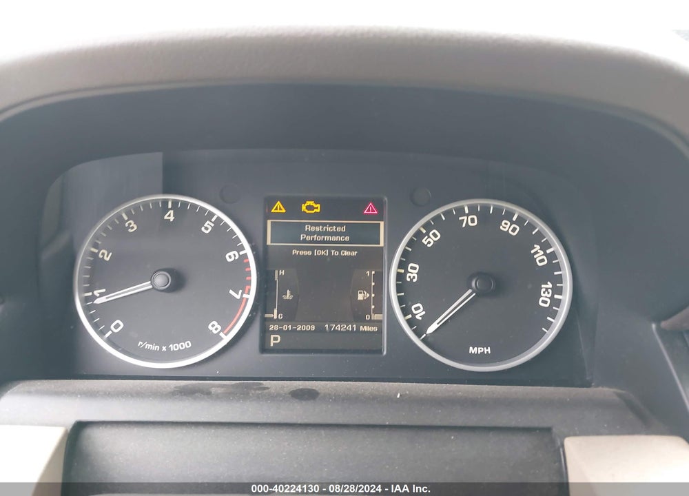 2011 LAND ROVER LR4 VIN: SALAK2D41BA558243