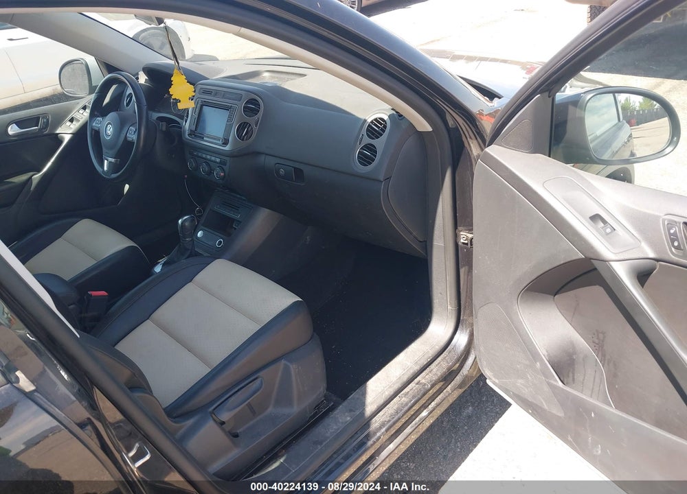 2017 VOLKSWAGEN TIGUAN 2.0T/2.0T S VIN: WVGBV7AX5HK027771