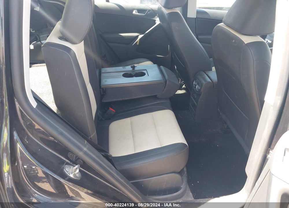2017 VOLKSWAGEN TIGUAN 2.0T/2.0T S VIN: WVGBV7AX5HK027771