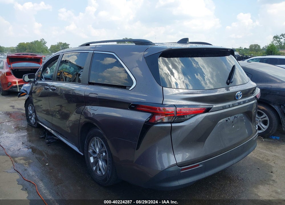 2021 TOYOTA SIENNA LE VIN: 5TDKRKEC0MS031345