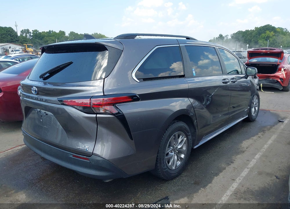 2021 TOYOTA SIENNA LE VIN: 5TDKRKEC0MS031345
