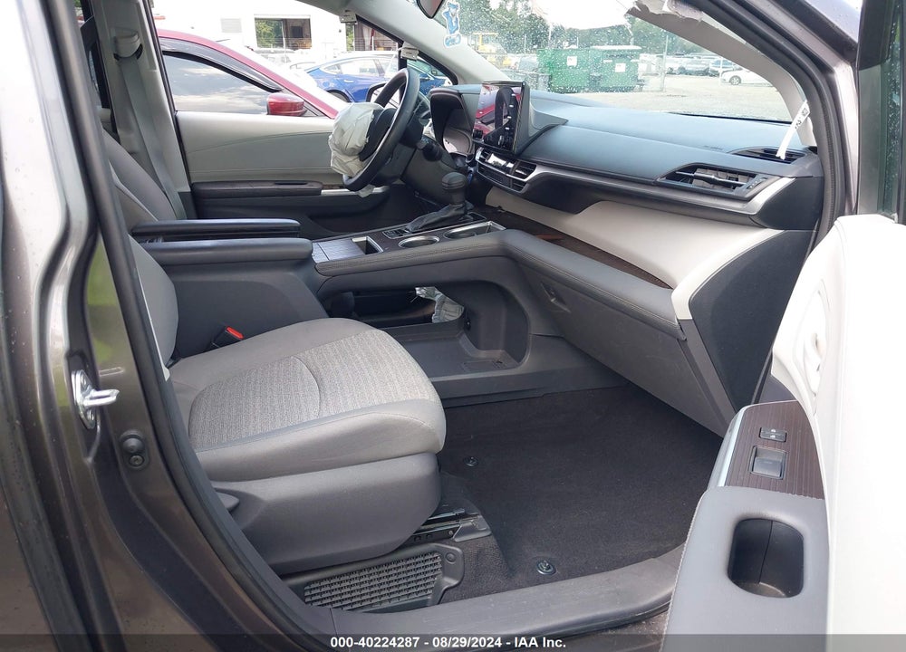 2021 TOYOTA SIENNA LE VIN: 5TDKRKEC0MS031345