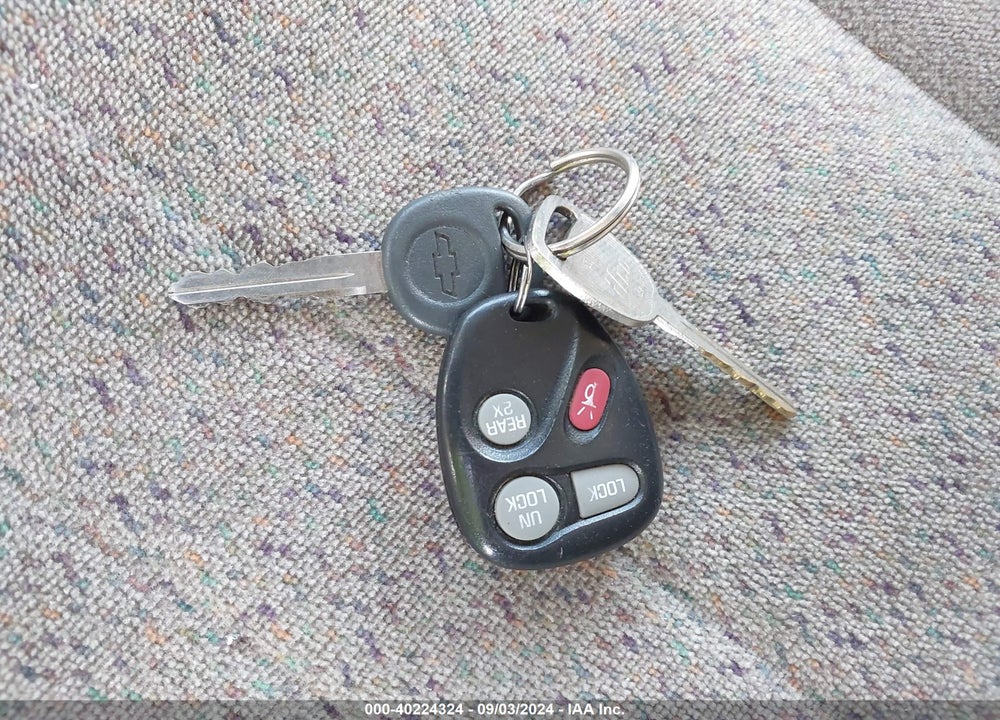 2001 CHEVROLET ASTRO LS VIN: 1GNEL19W71B129358