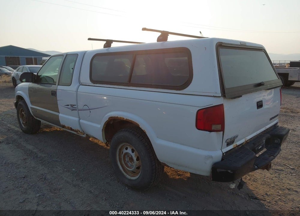 2003 CHEVROLET S-10 VIN: 1GCDT19X338274457