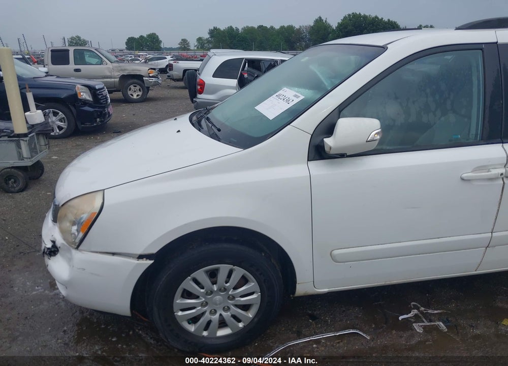 2011 KIA SEDONA LX VIN: KNDMG4C79B6364432