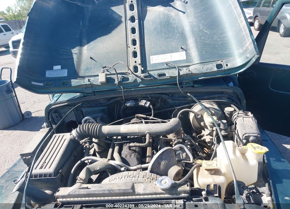 2000 JEEP WRANGLER SAHARA VIN: 1J4FA59S7YP725200
