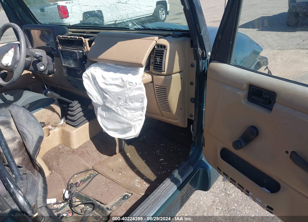 2000 JEEP WRANGLER SAHARA VIN: 1J4FA59S7YP725200