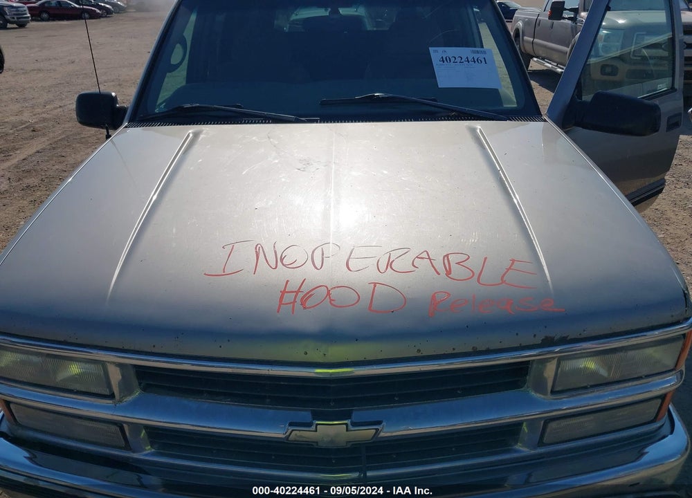 1999 CHEVROLET SUBURBAN 1500 VIN: 3GNFK16R4XG176644