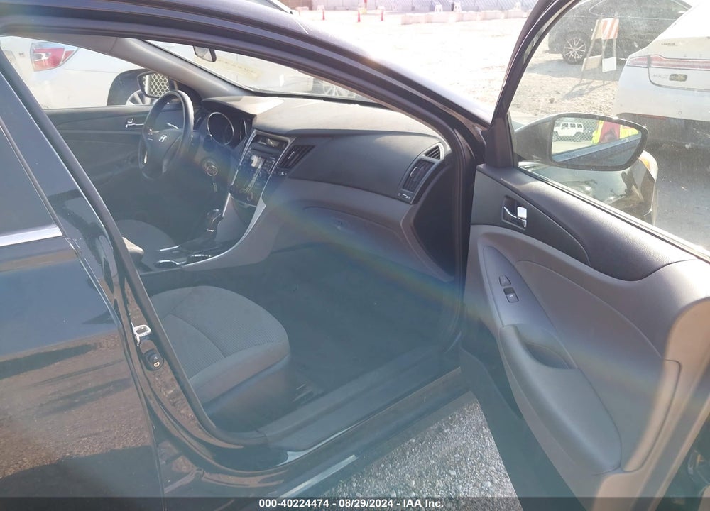2011 HYUNDAI SONATA VIN: 5NPEB4AC6BH145064