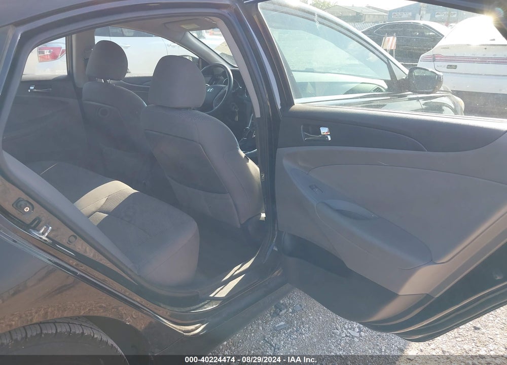 2011 HYUNDAI SONATA VIN: 5NPEB4AC6BH145064