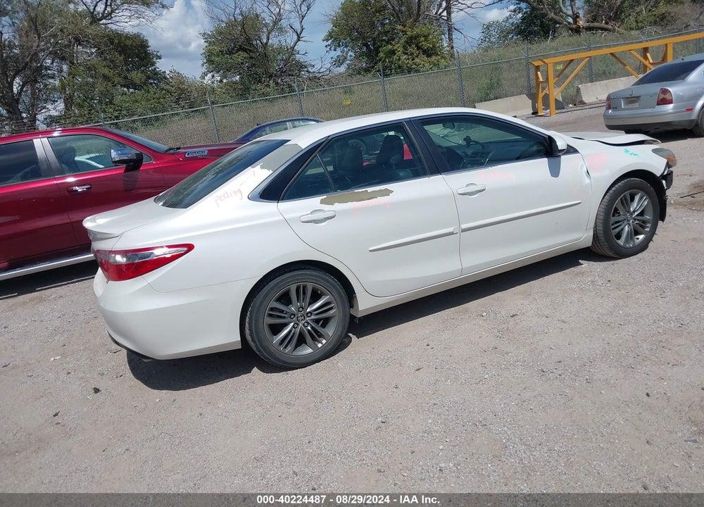 2015 TOYOTA CAMRY SE VIN: 4T1BF1FK1FU025072