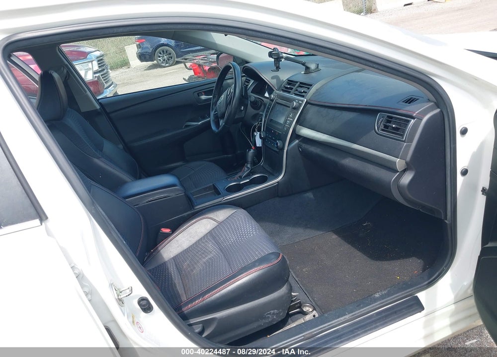 2015 TOYOTA CAMRY SE VIN: 4T1BF1FK1FU025072