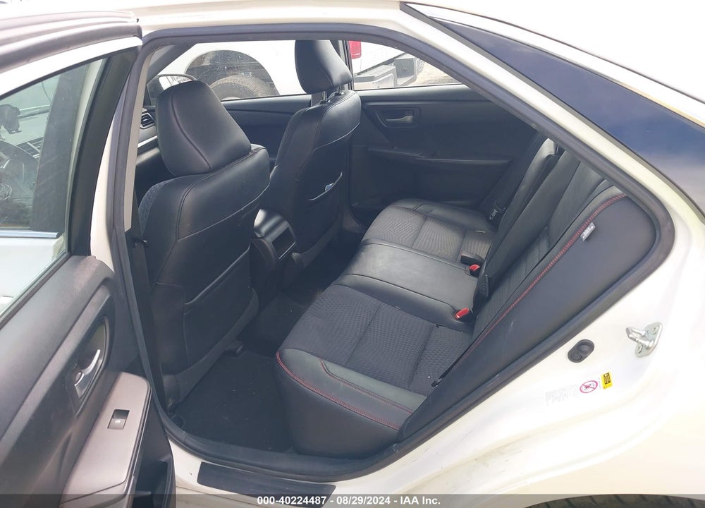 2015 TOYOTA CAMRY SE VIN: 4T1BF1FK1FU025072
