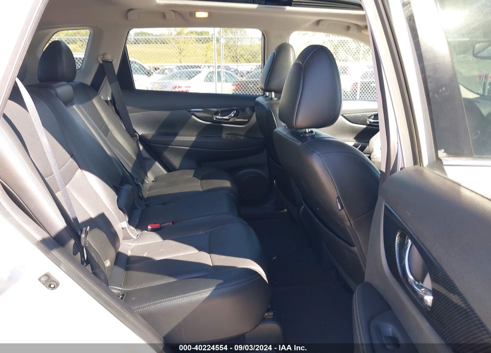 2017 NISSAN ROGUE SL VIN: 5N1AT2MV2HC781039