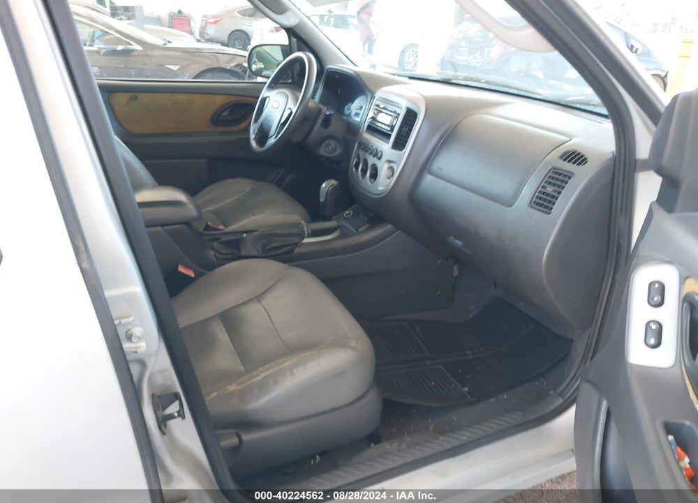 2005 FORD ESCAPE VIN: 1FMCU95H05KE01379