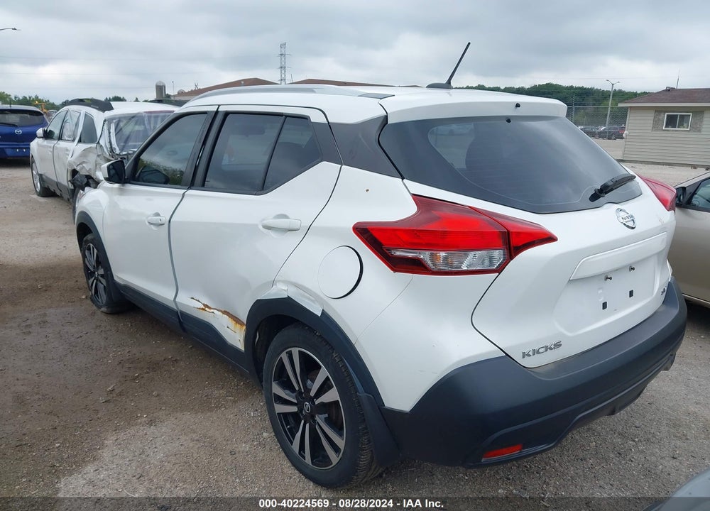 2018 NISSAN KICKS VIN: 3N1CP5CUXJL518113
