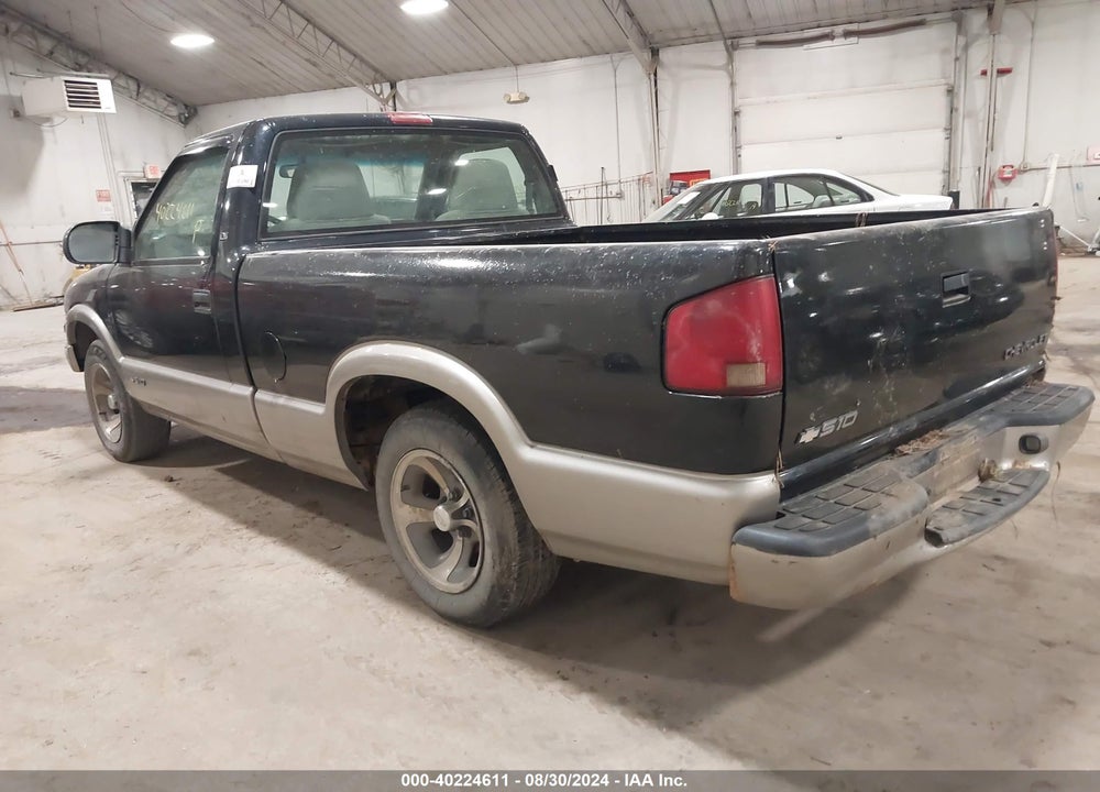 1998 CHEVROLET S-10 LS FLEETSIDE VIN: 1GCCS144XW8251600