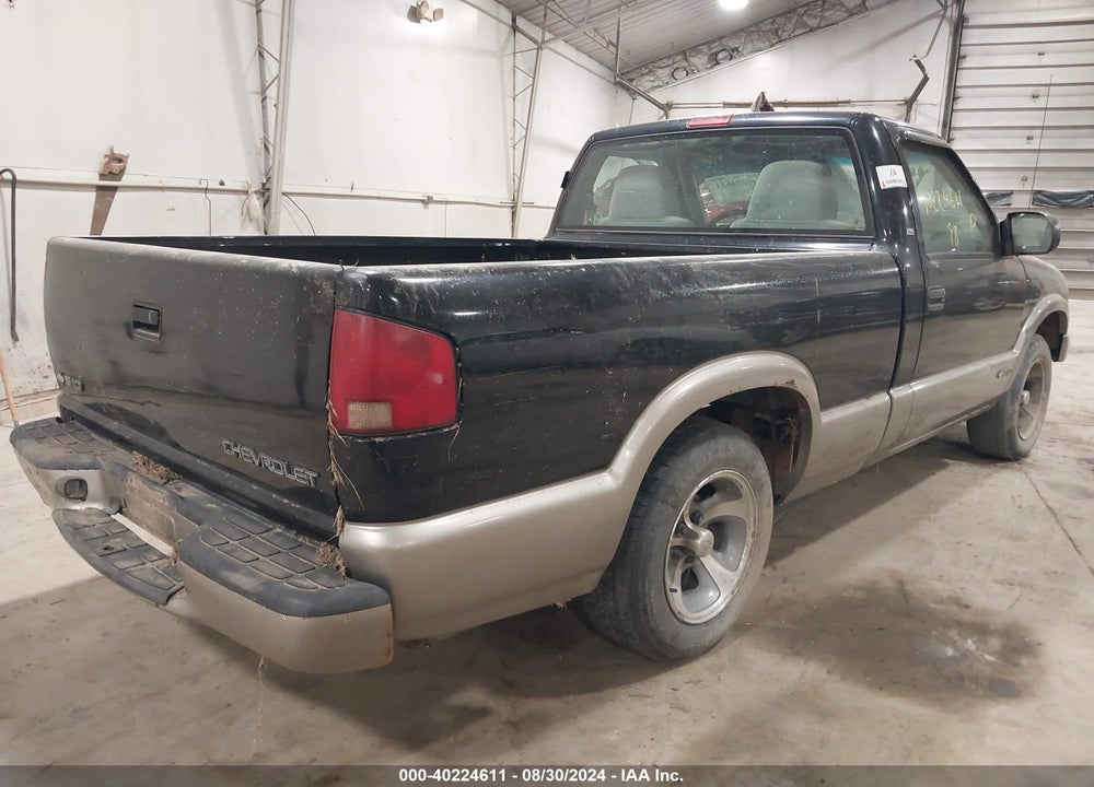 1998 CHEVROLET S-10 LS FLEETSIDE VIN: 1GCCS144XW8251600