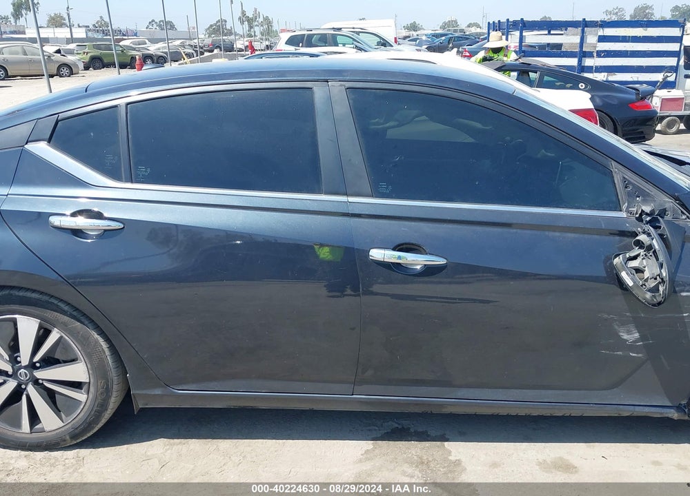 2022 NISSAN ALTIMA SV FWD VIN: 1N4BL4DV3NN412877