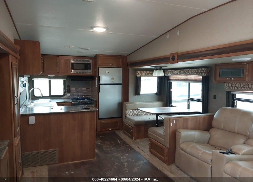 2017 SPRINGDALE --- VIN: 4YDF30228H3105232