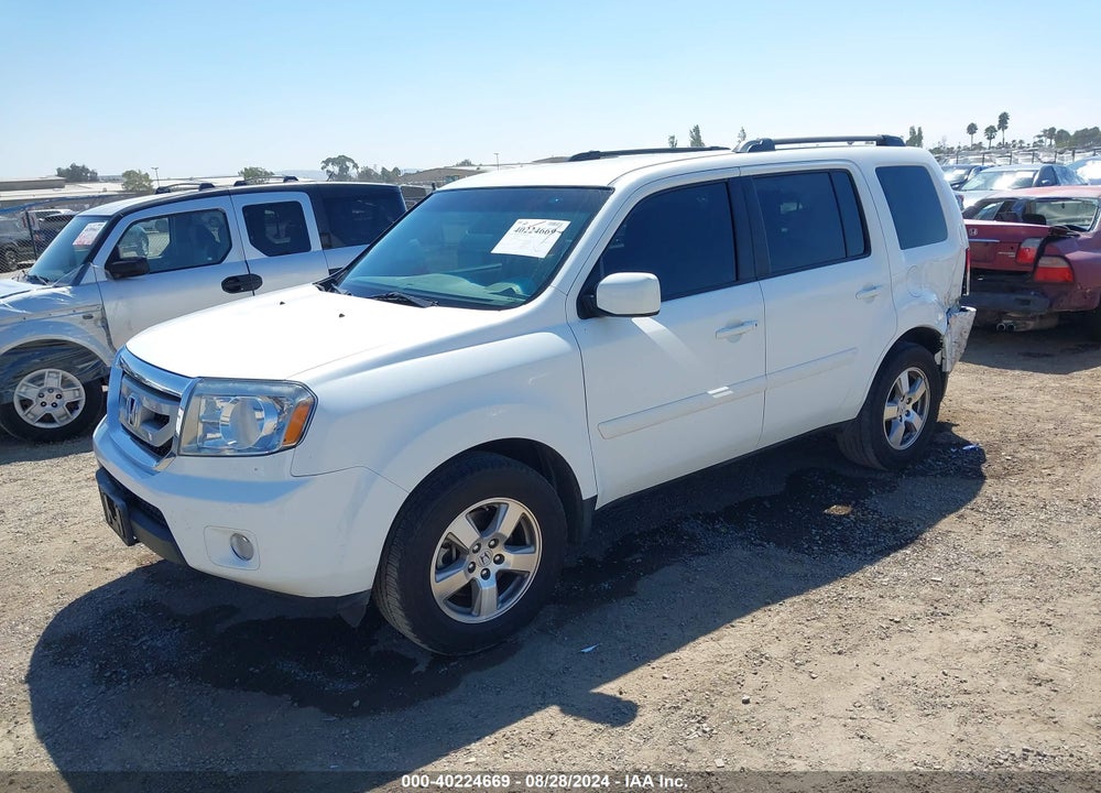 2011 HONDA PILOT EX VIN: 5FNYF3H4XBB052413
