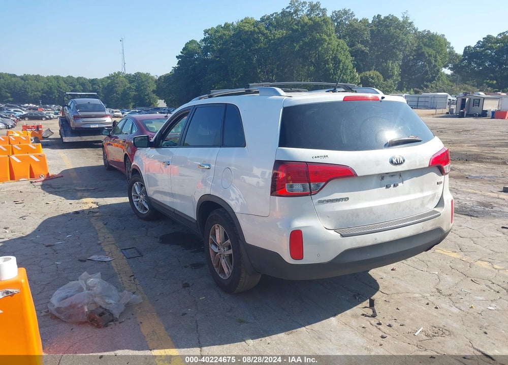 2014 KIA SORENTO LX VIN: 5XYKT3A61EG435969