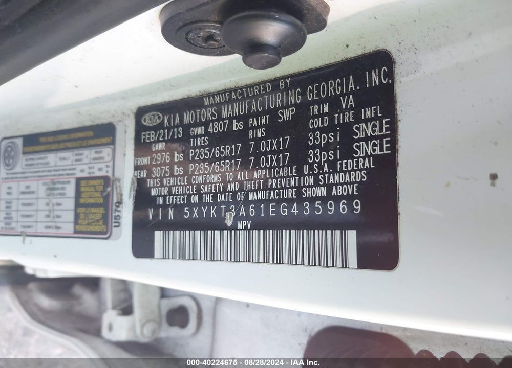 2014 KIA SORENTO LX VIN: 5XYKT3A61EG435969
