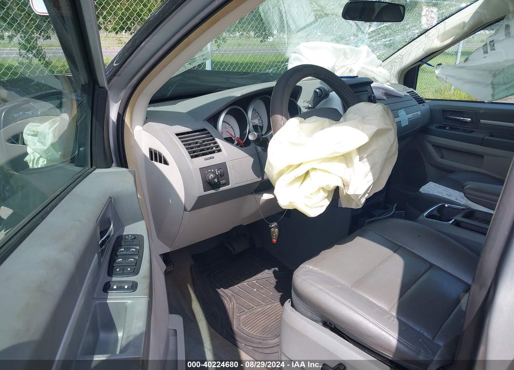 2008 DODGE GRAND CARAVAN SXT VIN: 2D8HN54P68R827285