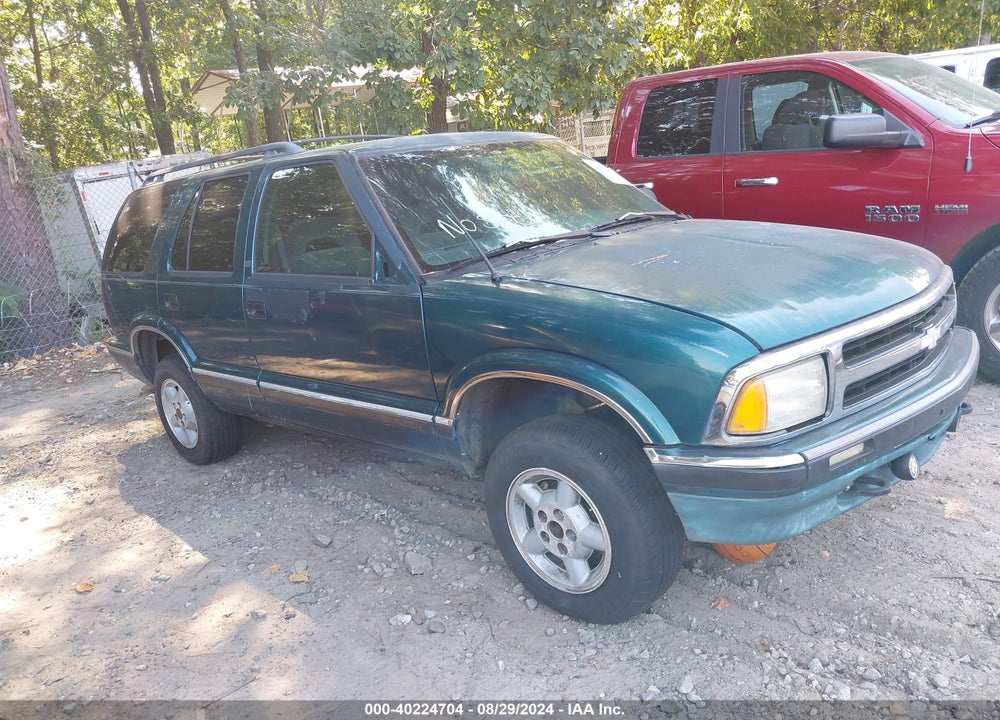 1997 CHEVROLET BLAZER VIN: 1GNDT13W5V2209168