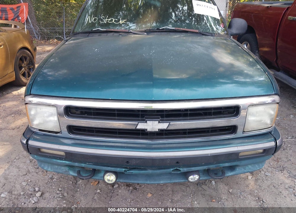 1997 CHEVROLET BLAZER VIN: 1GNDT13W5V2209168