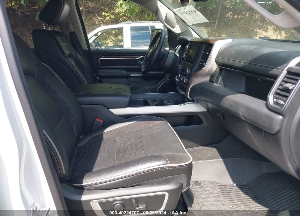 2022 RAM 1500 LAIE  4X4 5'7 BOX VIN: 1C6SRFJT8NN310702