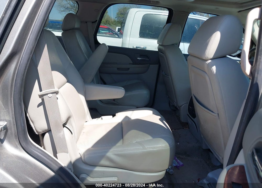 2009 CHEVROLET TAHOE LTZ VIN: 1GNFK33029R175805
