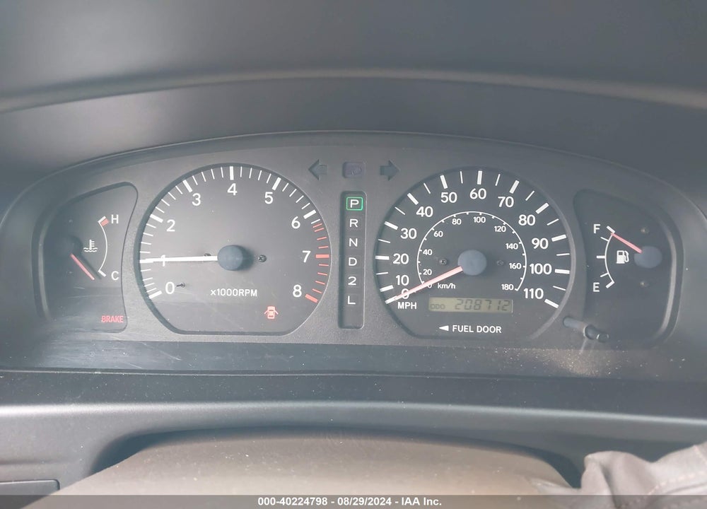 2000 TOYOTA SIENNA LE VIN: 4T3ZF13C8YU210791