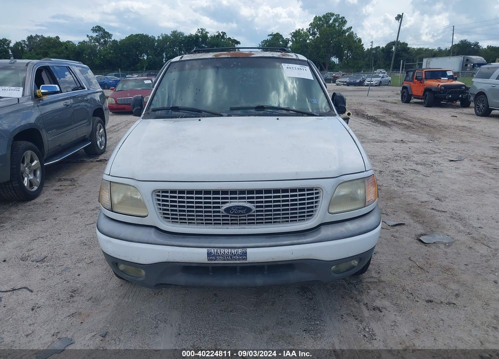 2000 FORD EXPEDITION XLT VIN: 1FMRU15L0YLA53663