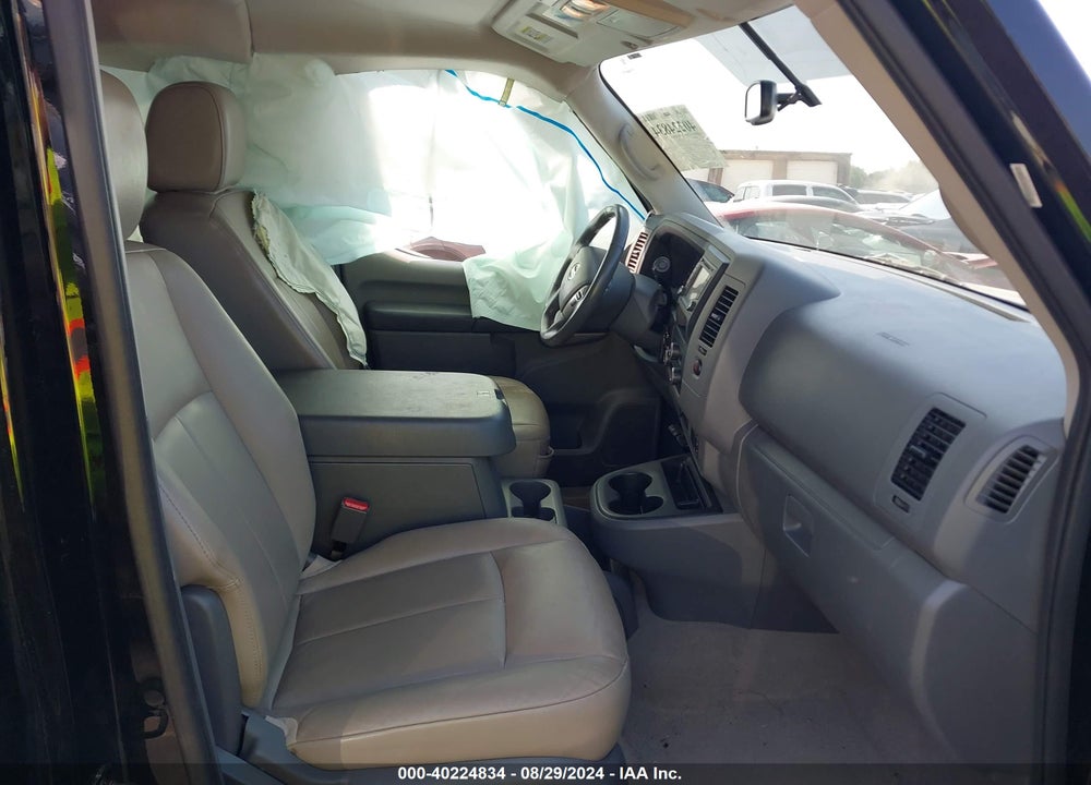 2018 NISSAN NV PASSENGER NV3500 HD SL V8 VIN: 5BZAF0AA1JN853375