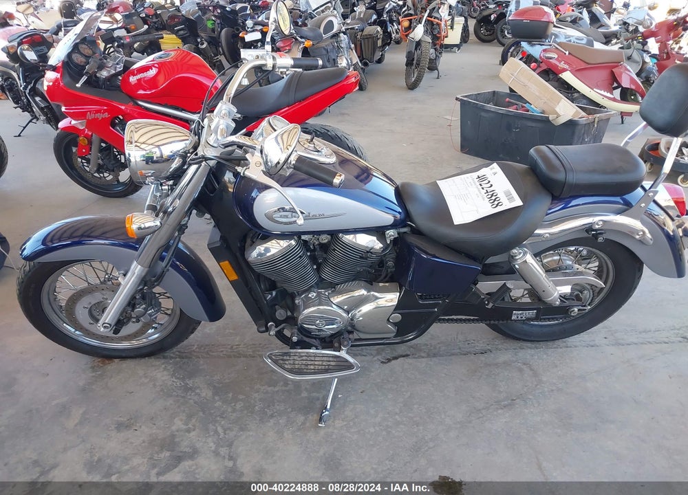 2001 HONDA VT750 CD2 VIN: JH2RC44691M452499