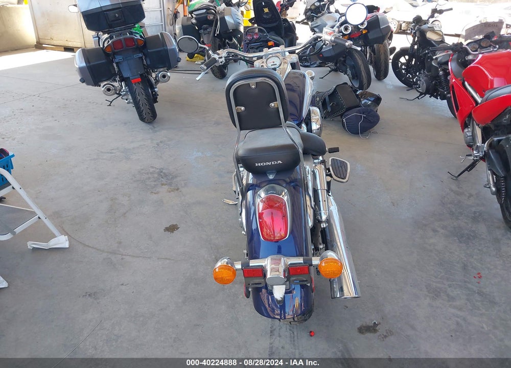 2001 HONDA VT750 CD2 VIN: JH2RC44691M452499